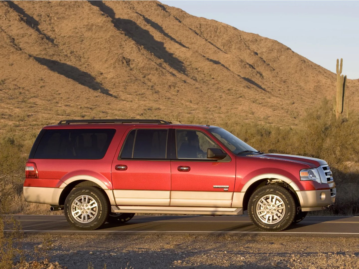 Ford_Expedition_3_generation__SUV_5-doors__3.jpg