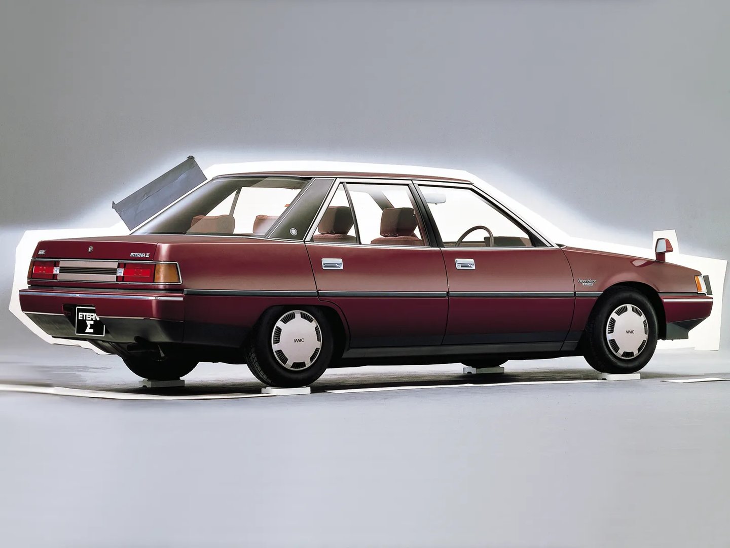 Mitsubishi_Eterna_5_generation__Sedan__1.jpg