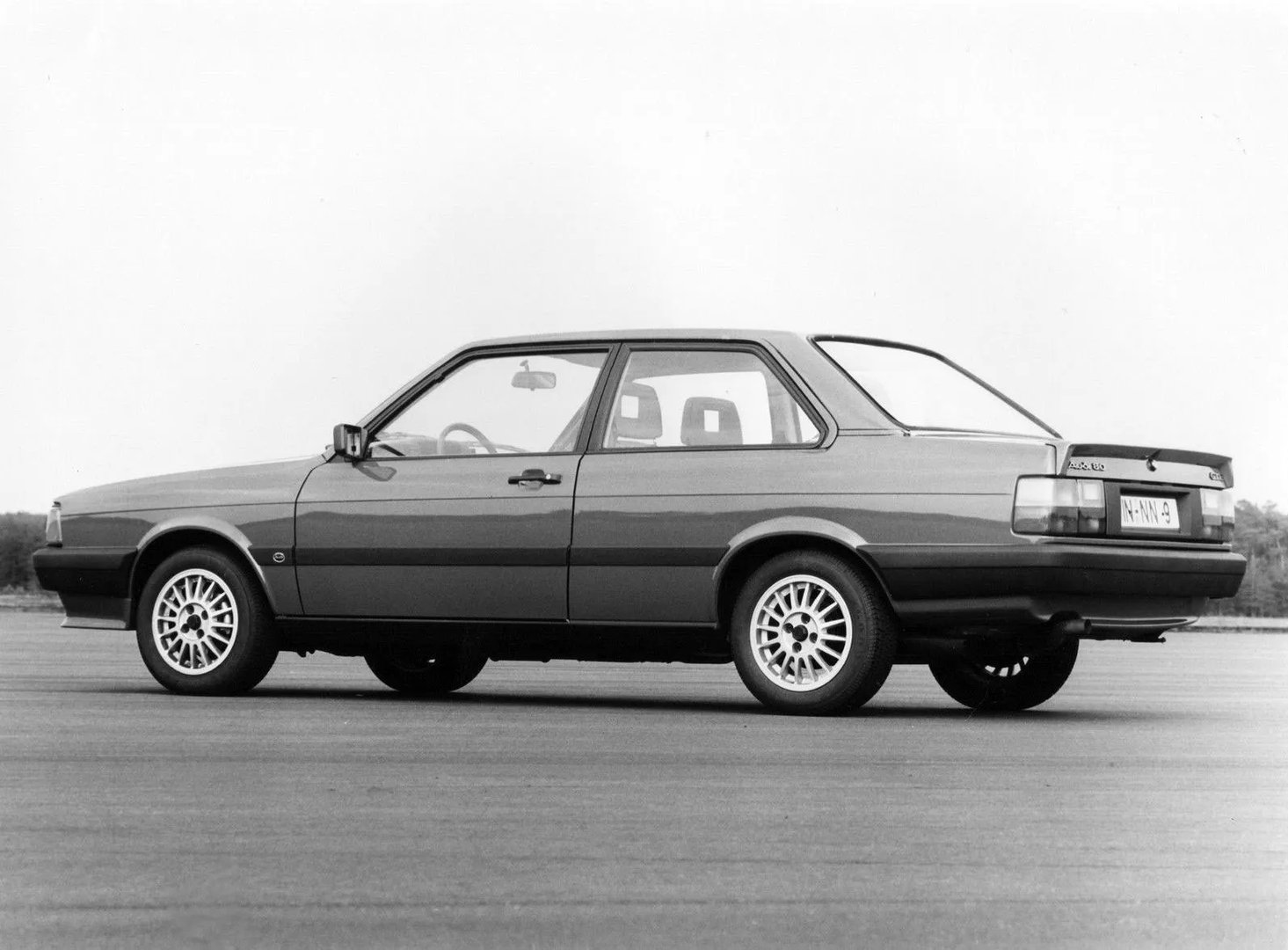 Audi_80_2_generation_restyling_1__Coupe__1.jpg