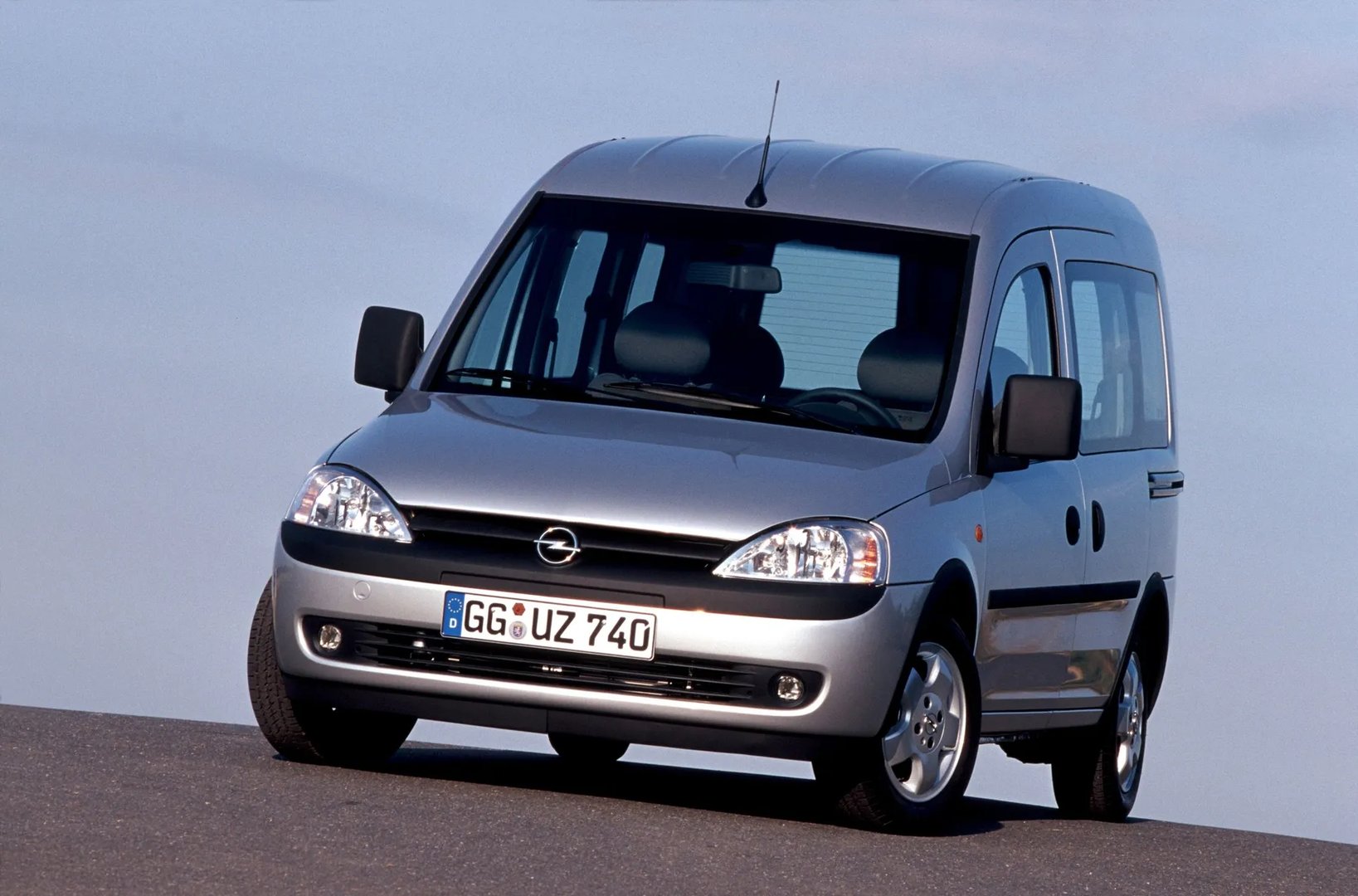 Opel_Combo_3_generation__Compact_Van__3.jpg