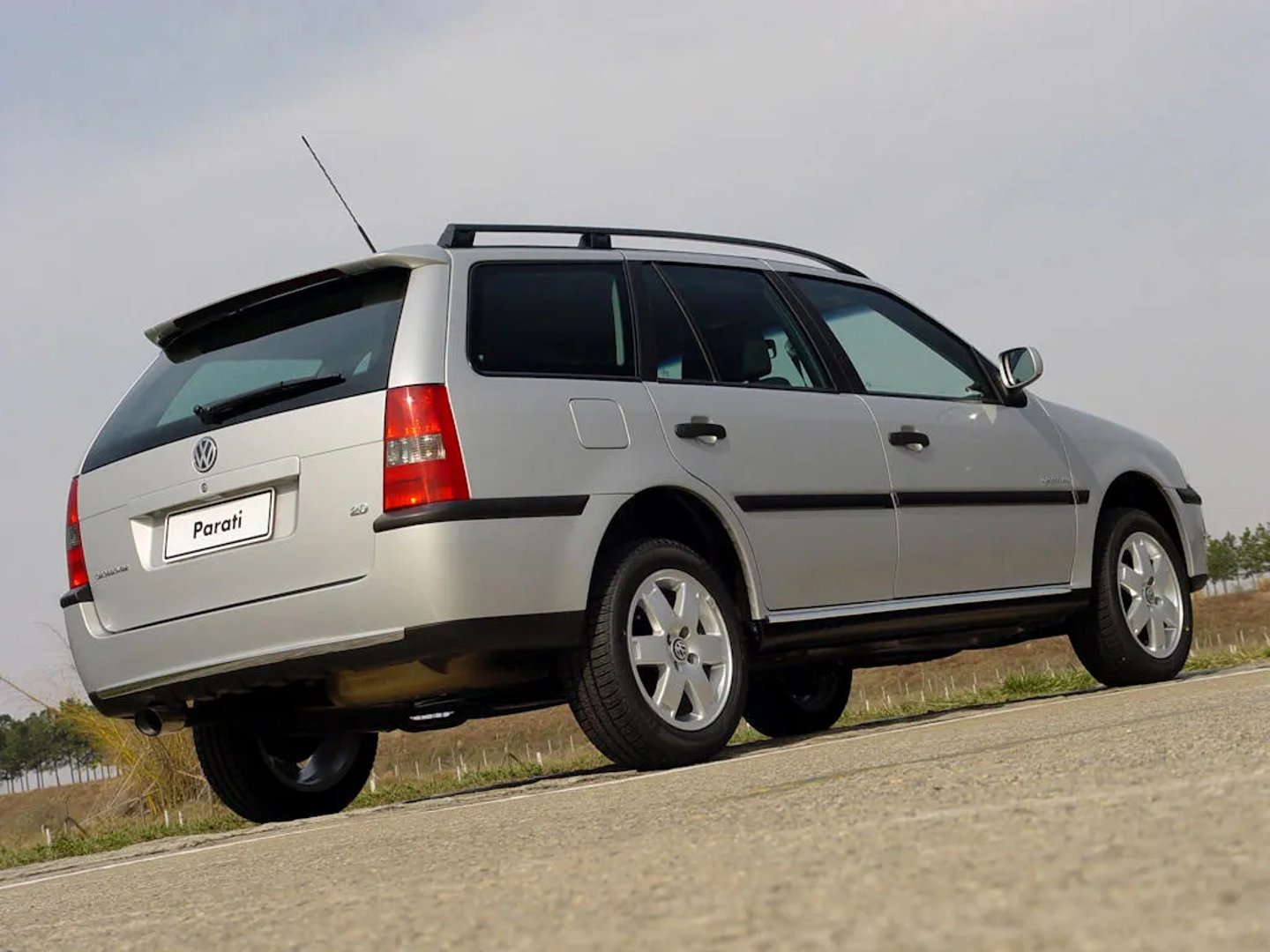 Volkswagen_Parati_2_generation__Estate_5-door__5.jpg