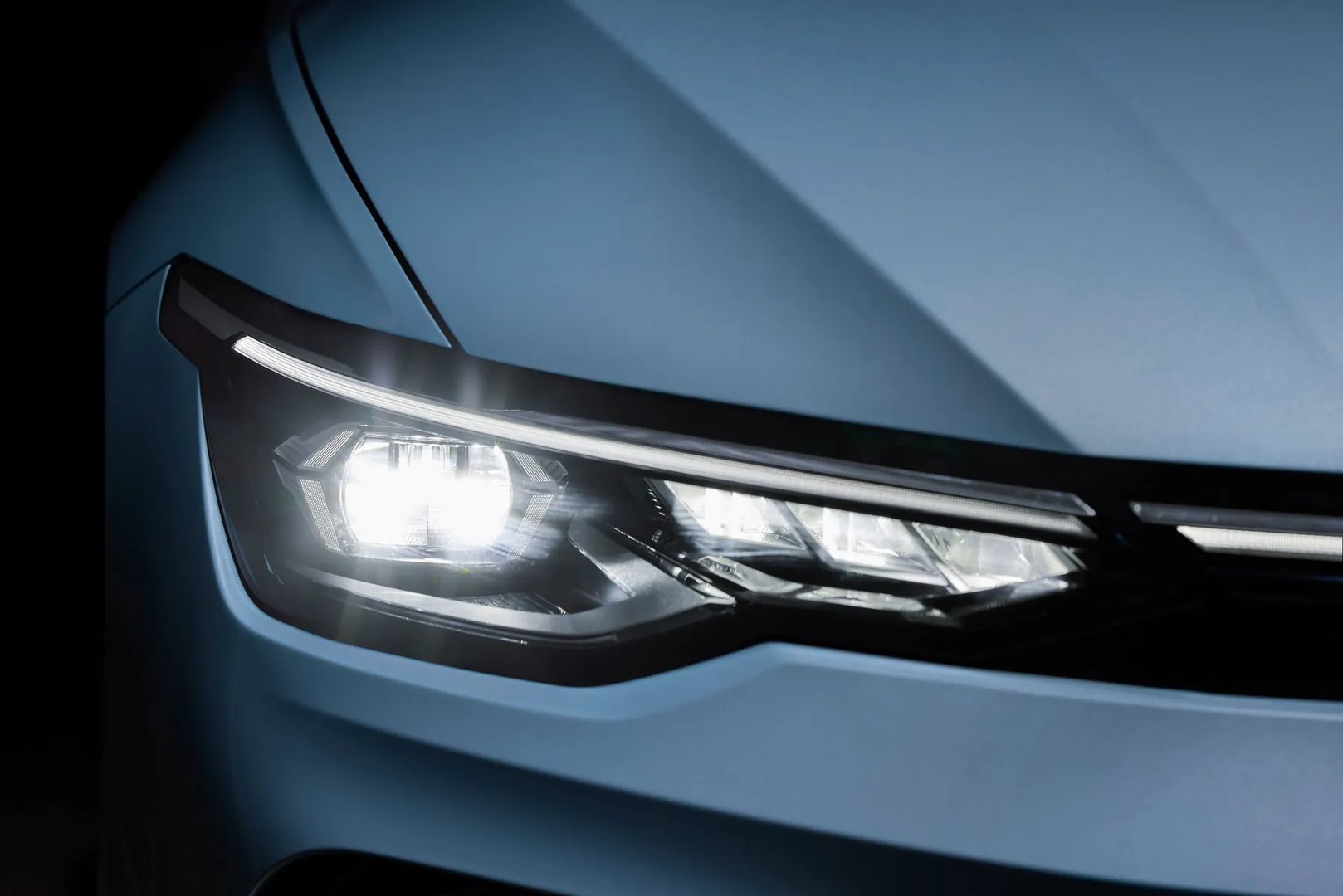 Volkswagen_Golf_8_generation_restyling__Estate_5-door__7.jpg