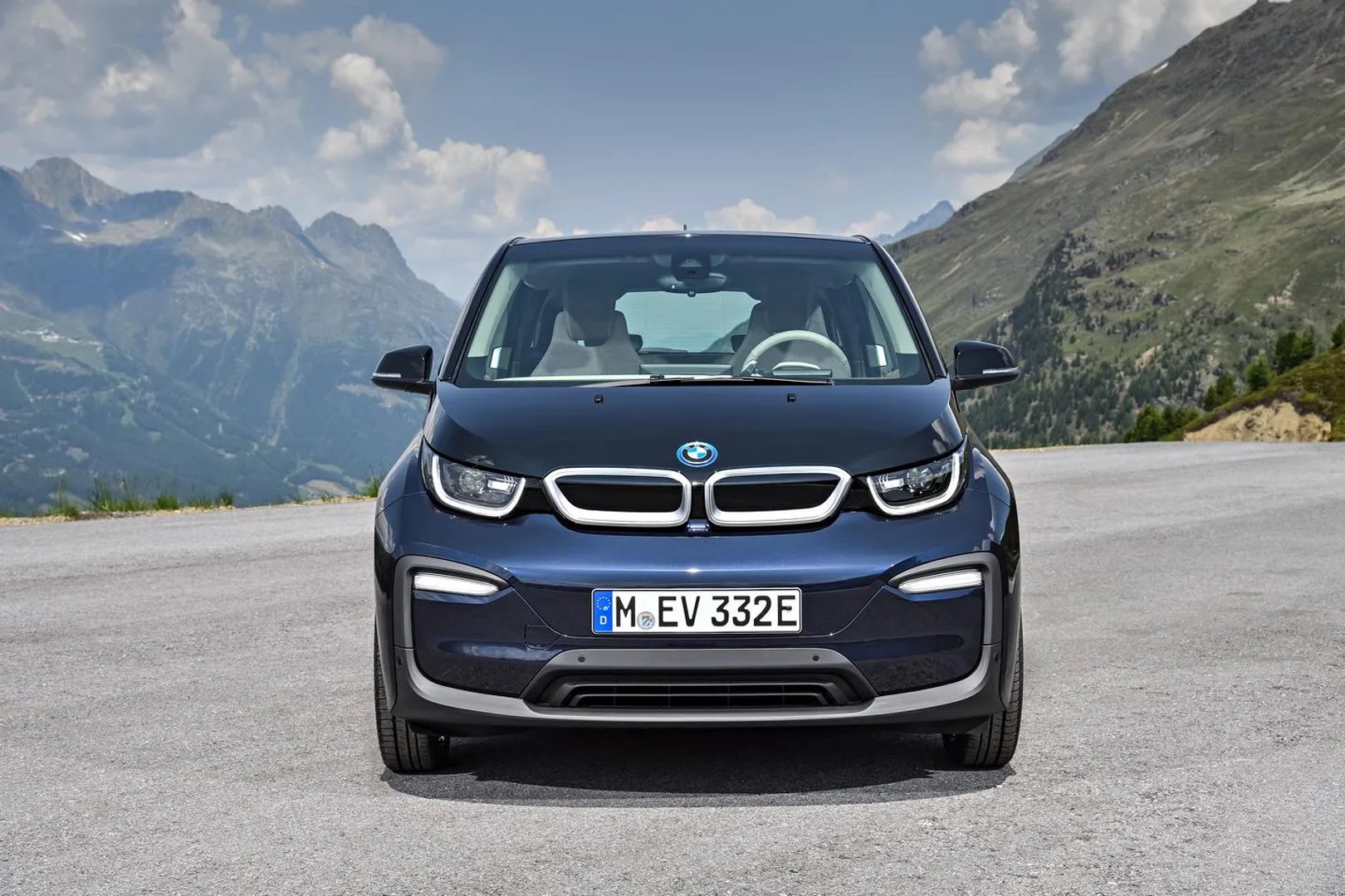 BMW_i3_1_generation_restyling__Mini_5-doors__2.jpg