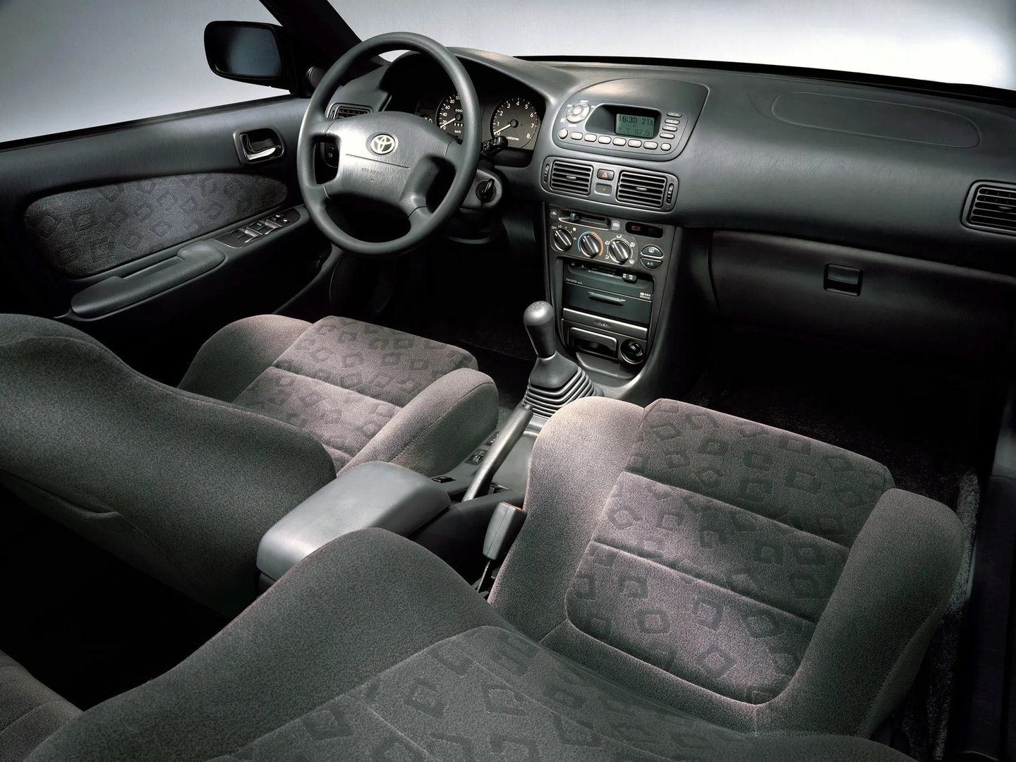 Toyota_Corolla_8_generation_restyling__Hatchback_3-door__6.jpg