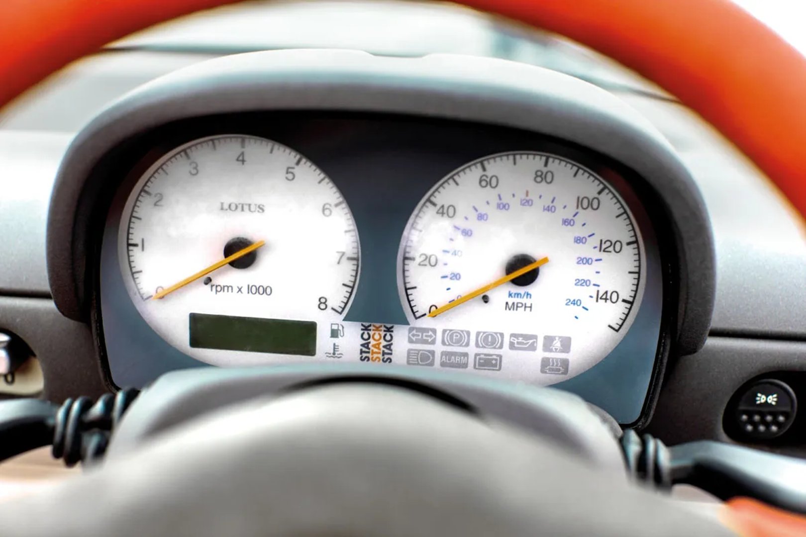 Lotus_Elise_1_generation__Roadster__12.jpg