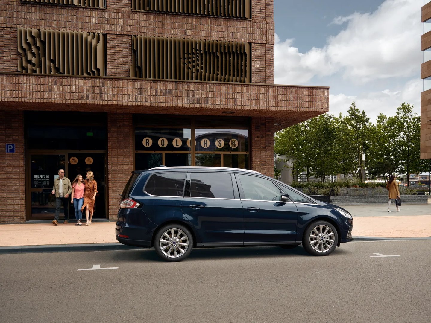 Ford_Galaxy_3_generation_restyling__Minivan__2.jpg