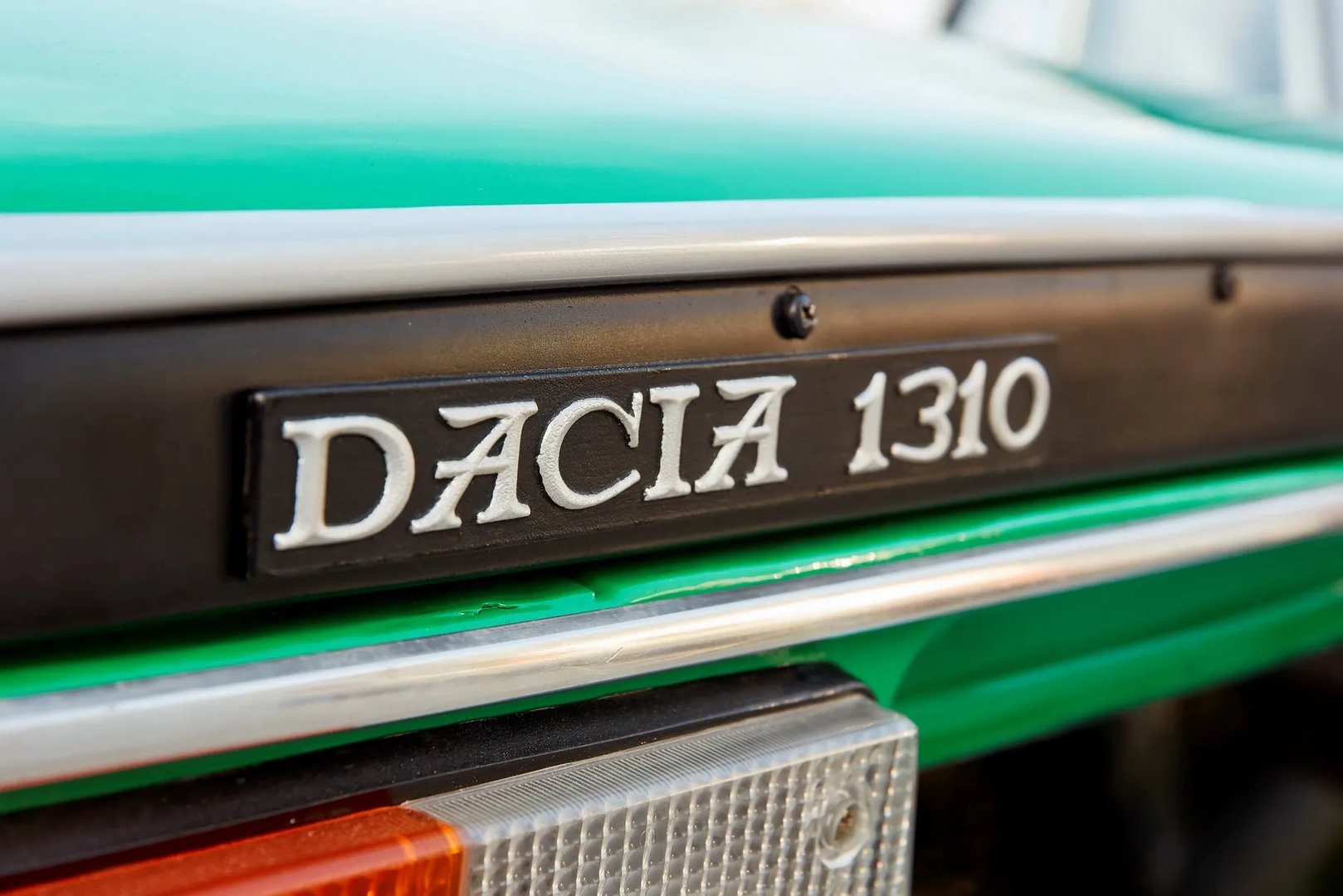 Dacia_1310_1_generation__Sedan__6.jpg