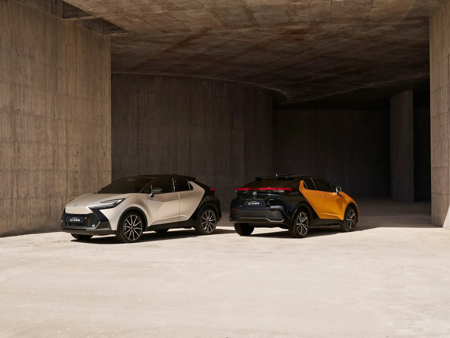 Toyota_C-HR_2_generation__SUV_5-doors__7.jpg