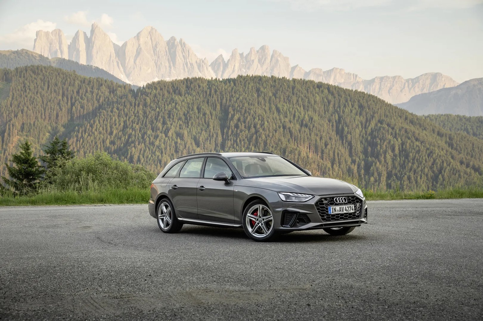 Audi A4 5 generation, restyling  Estate 5-door