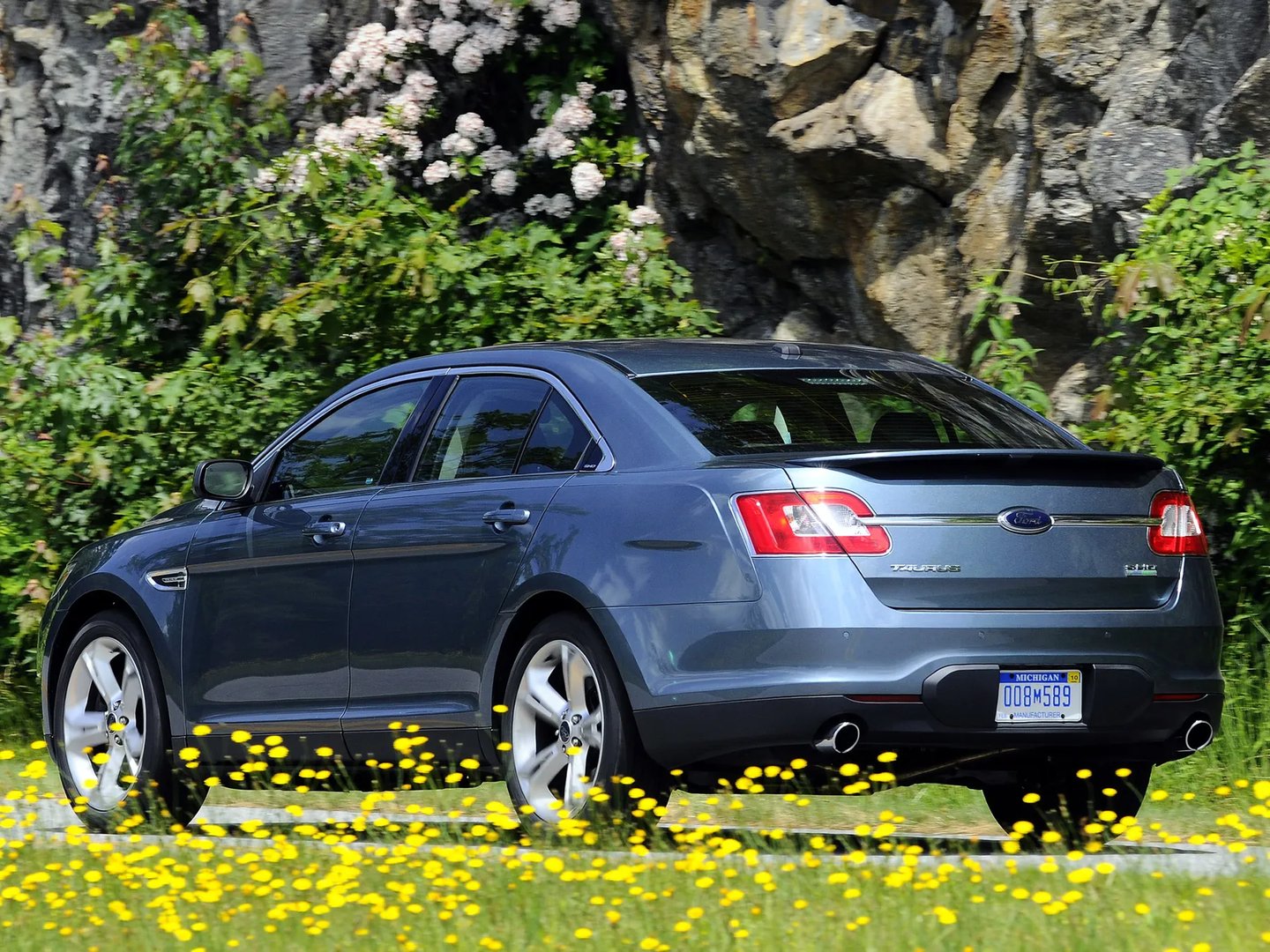 Ford_Taurus_6_generation__Sedan__1.jpg