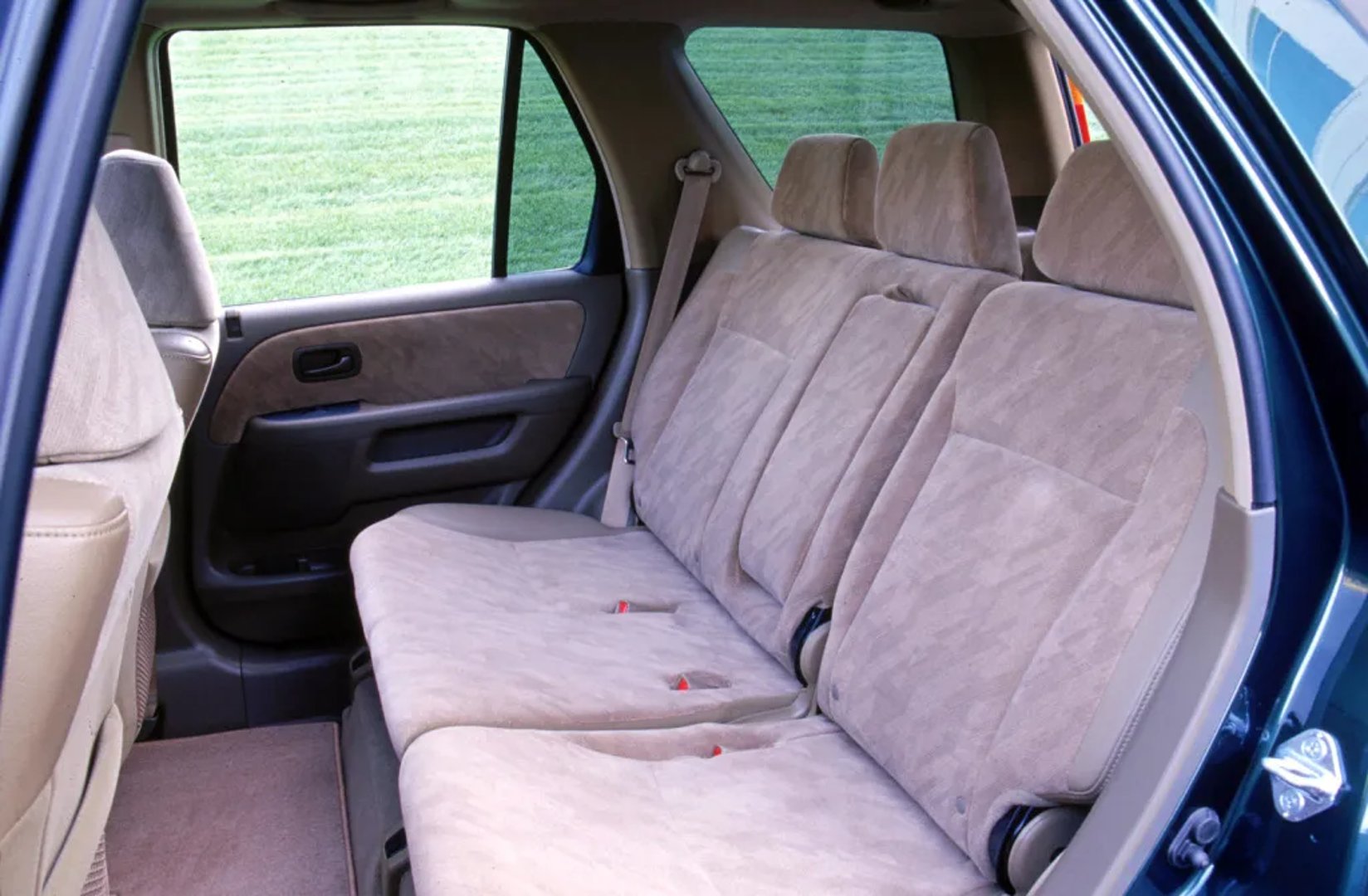 Honda_CR-V_2_generation__SUV_5-doors__13.jpg