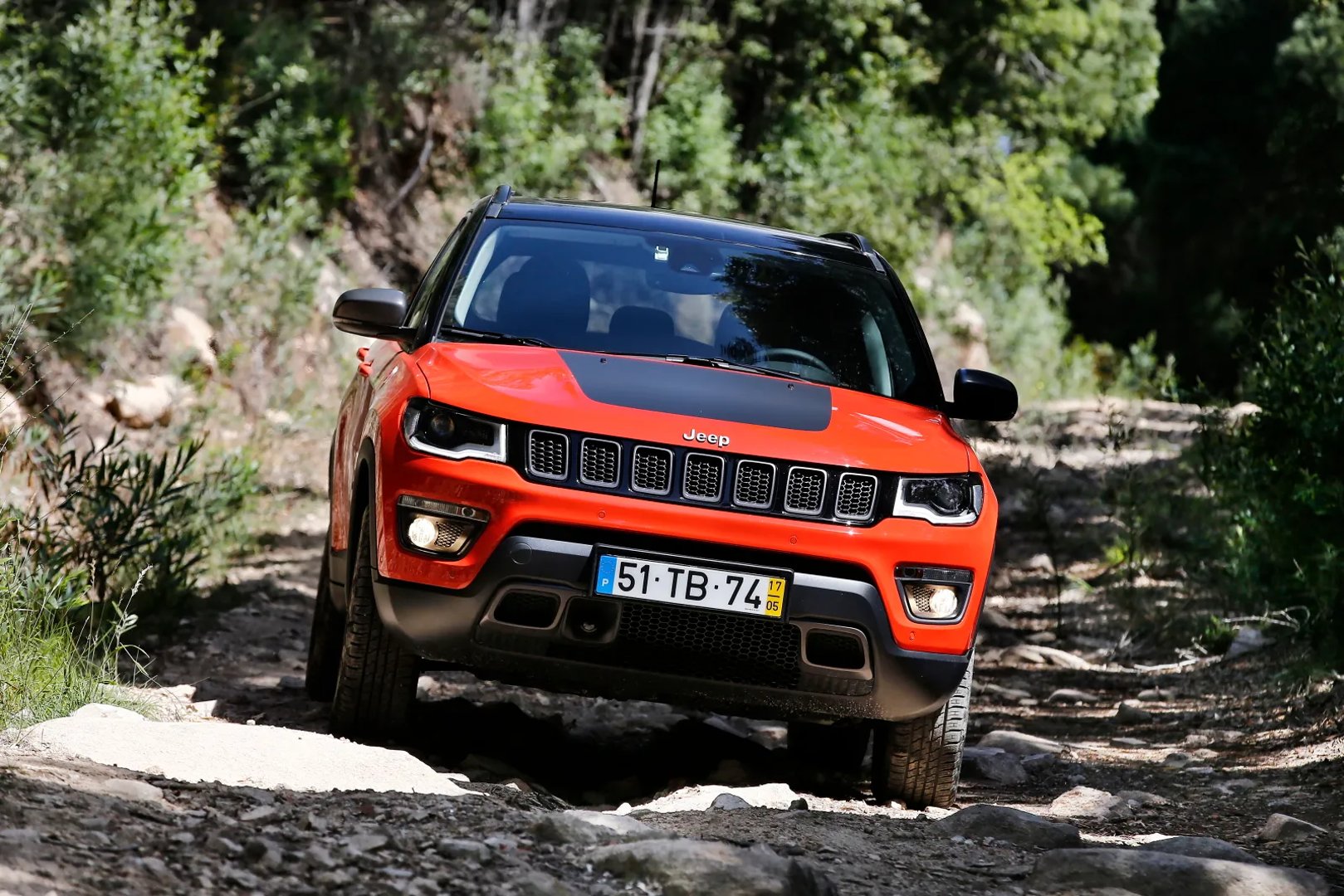 Jeep_Compass_2_generation__SUV_5-doors__5.jpg