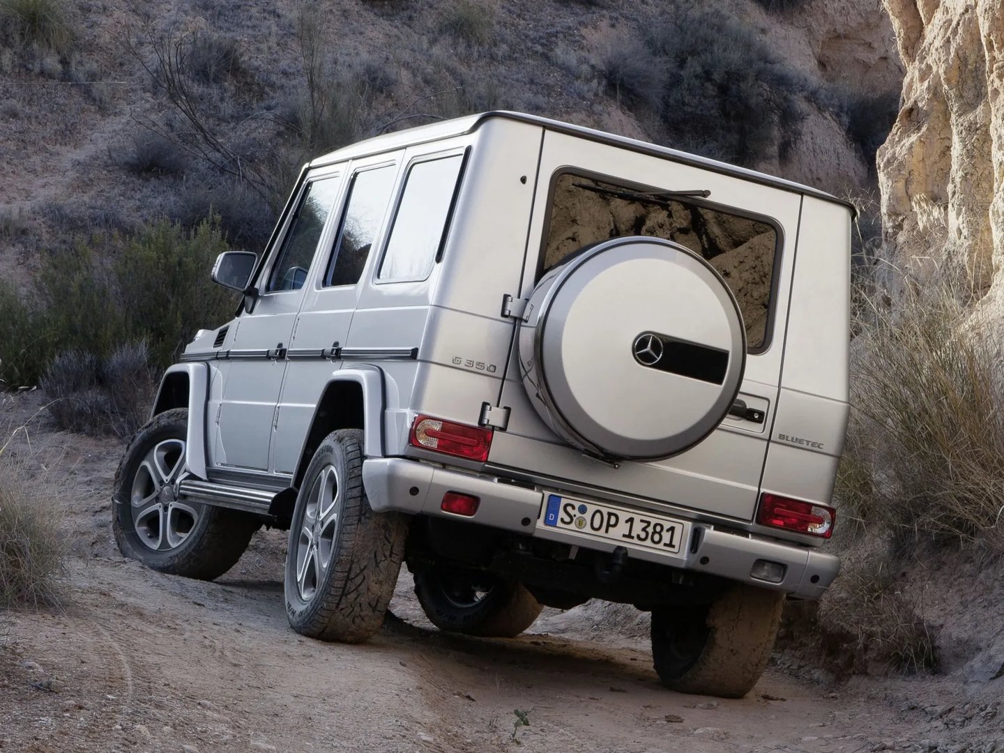 Mercedes_G-Class_2_generation_restyling_6__SUV_5-doors__2.jpg