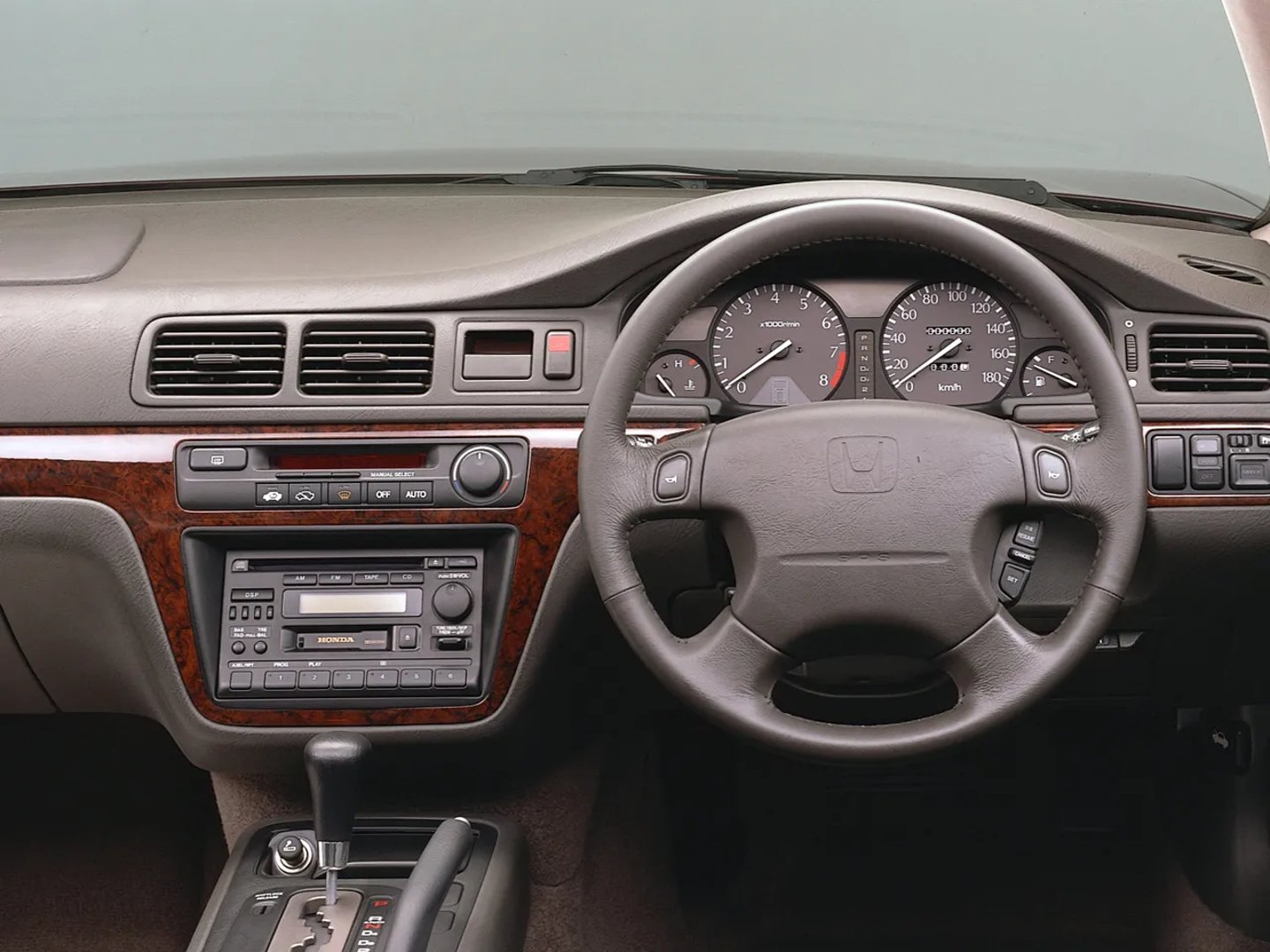 Honda_Inspire_2_generation__Sedan__9.jpg