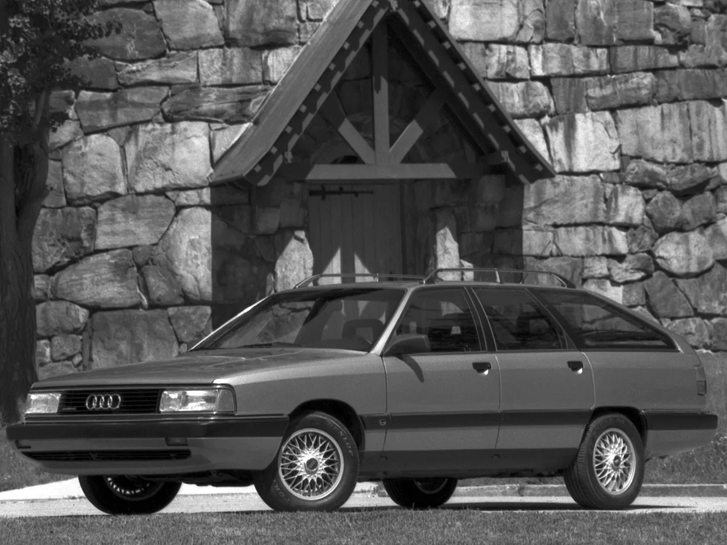 Audi_200_2_generation_restyling__Estate_5-door__8.jpg