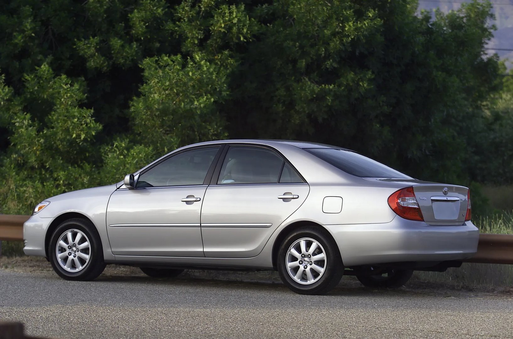 Toyota_Camry_6_generation__Sedan__2.jpg
