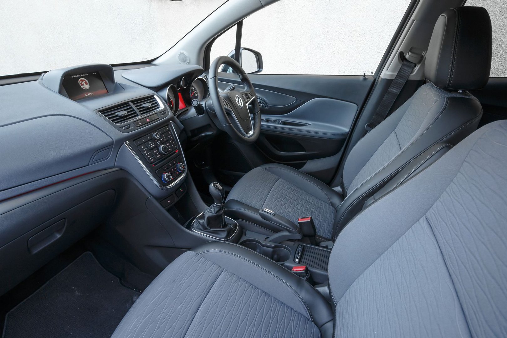 vauxhall_Mokka_1_generation__SUV_5-doors__11.jpg