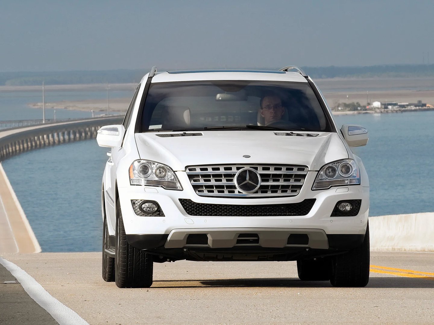 Mercedes_M-Class_2_generation_restyling__SUV_5-doors__12.jpg