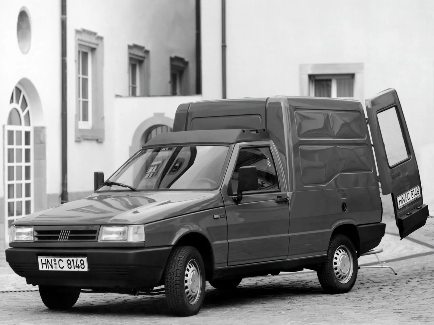 Fiat_Fiorino_2_generation__Compact_Van__4.jpg