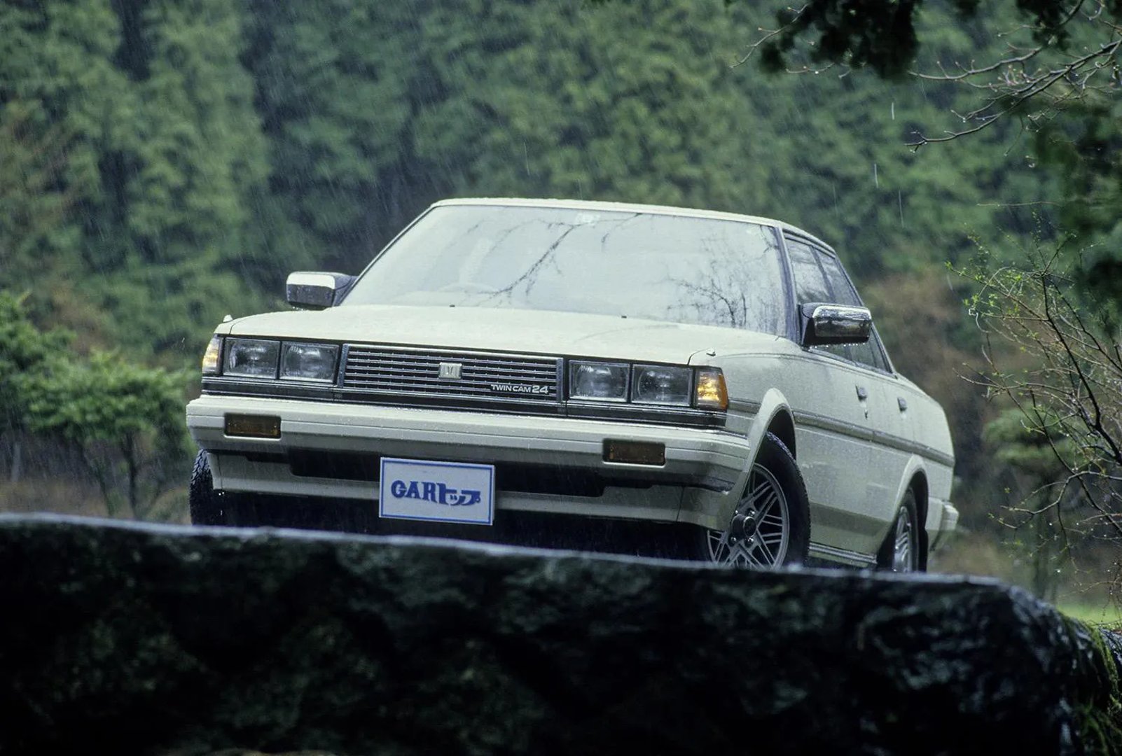 Toyota_Cresta_2_generation__Sedan__2.jpg