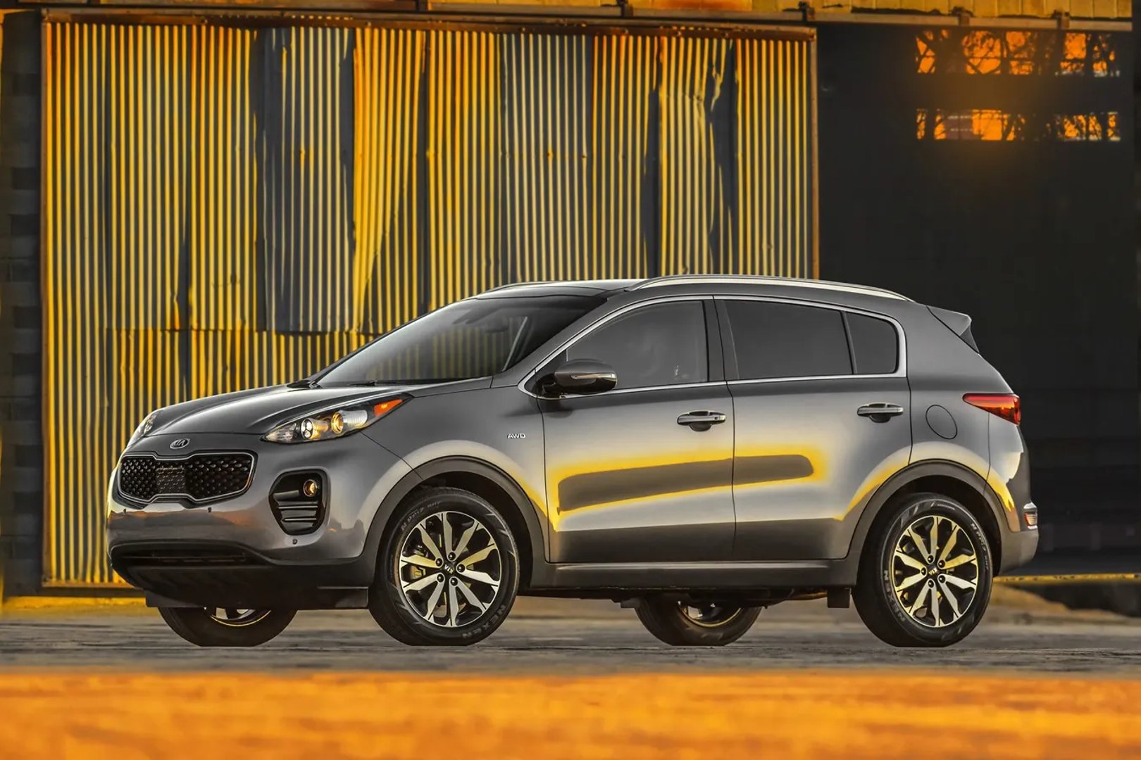 Kia_Sportage_4_generation__SUV_5-doors__8.jpg
