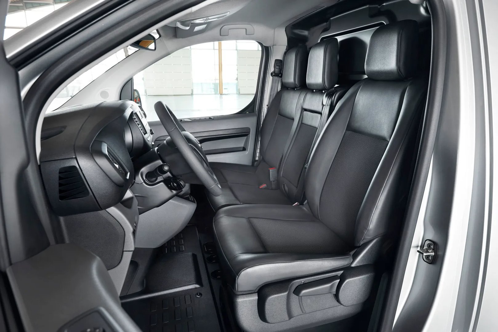 Toyota_ProAce_2_generation__Van__12.jpg