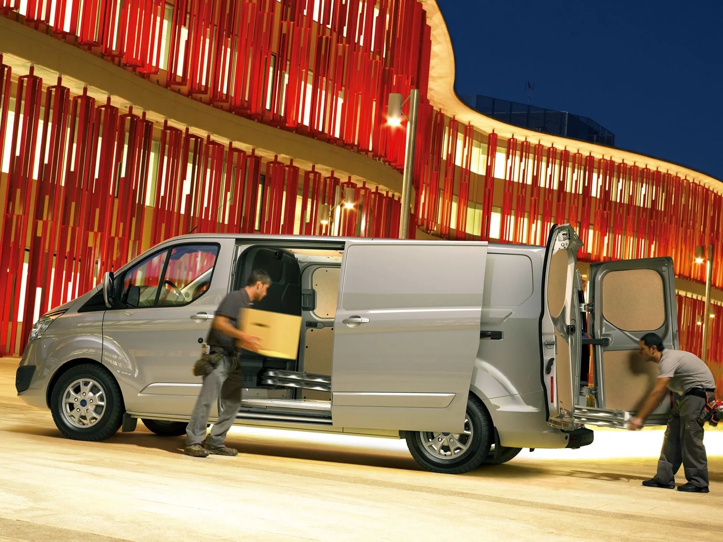 Ford_Transit_Custom_1_generation__Van_Long__10.jpg
