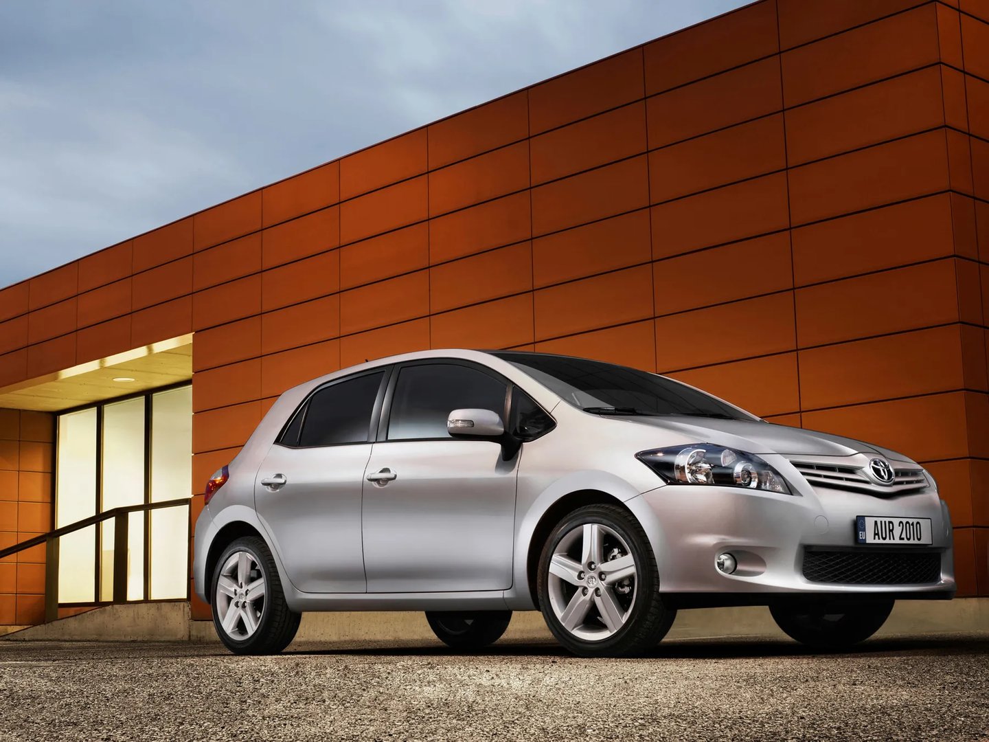 Toyota_Auris_1_generation_restyling__Hatchback_5-door__13.jpg