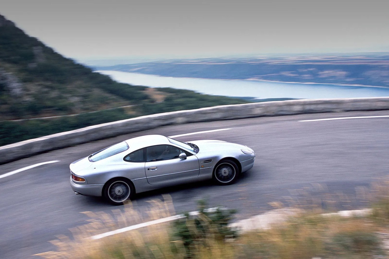 Aston Martin_DB7_1_generation__Cabrio__9.jpg