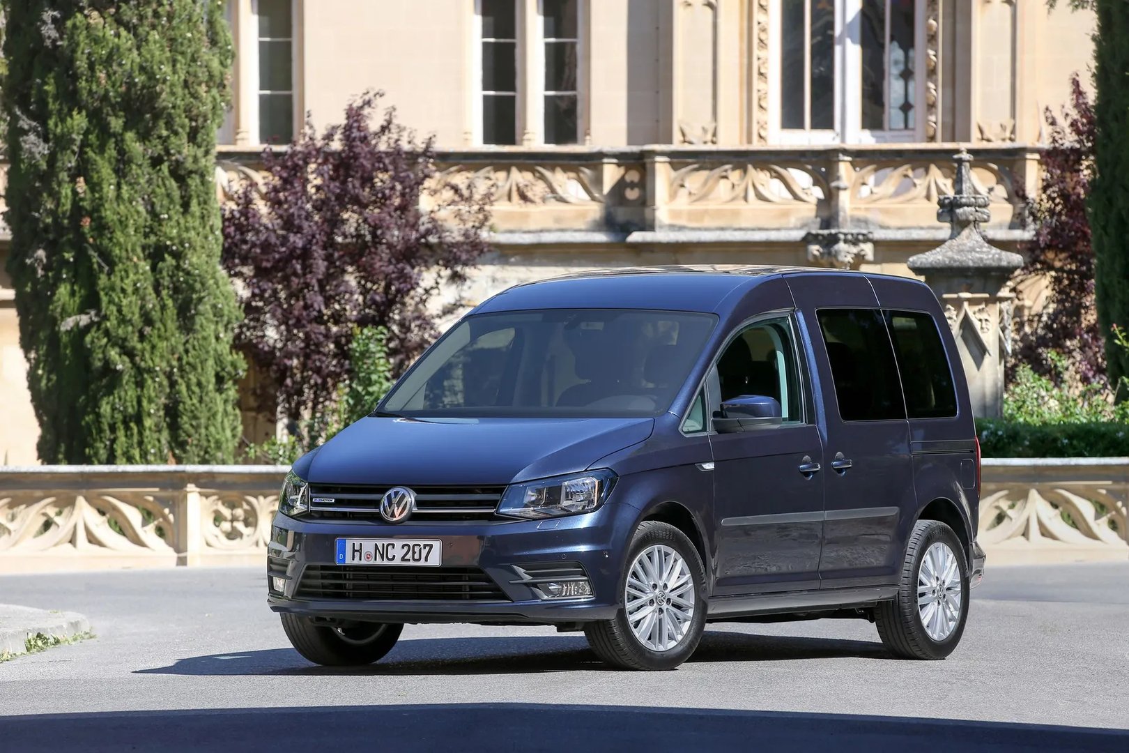Volkswagen_Caddy_4_generation__Compact_Van__10.jpg