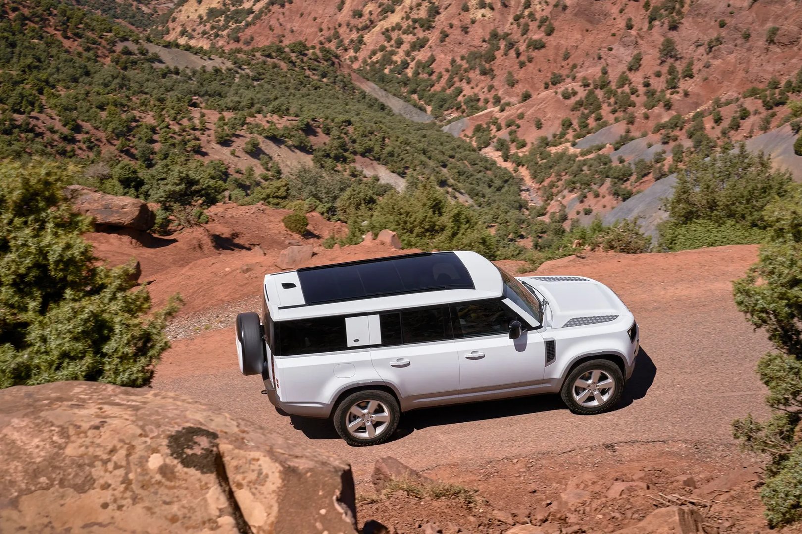 Land Rover_Defender_2_generation__SUV_Long__9.jpg