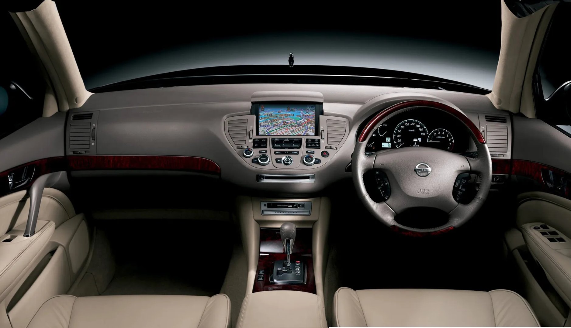 Nissan_President_3_generation__Sedan__3.jpg