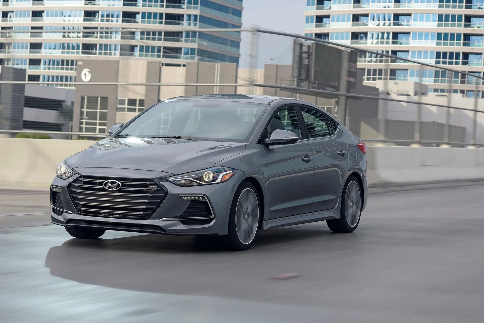 Hyundai_Elantra_6_generation__Sedan__5.jpg