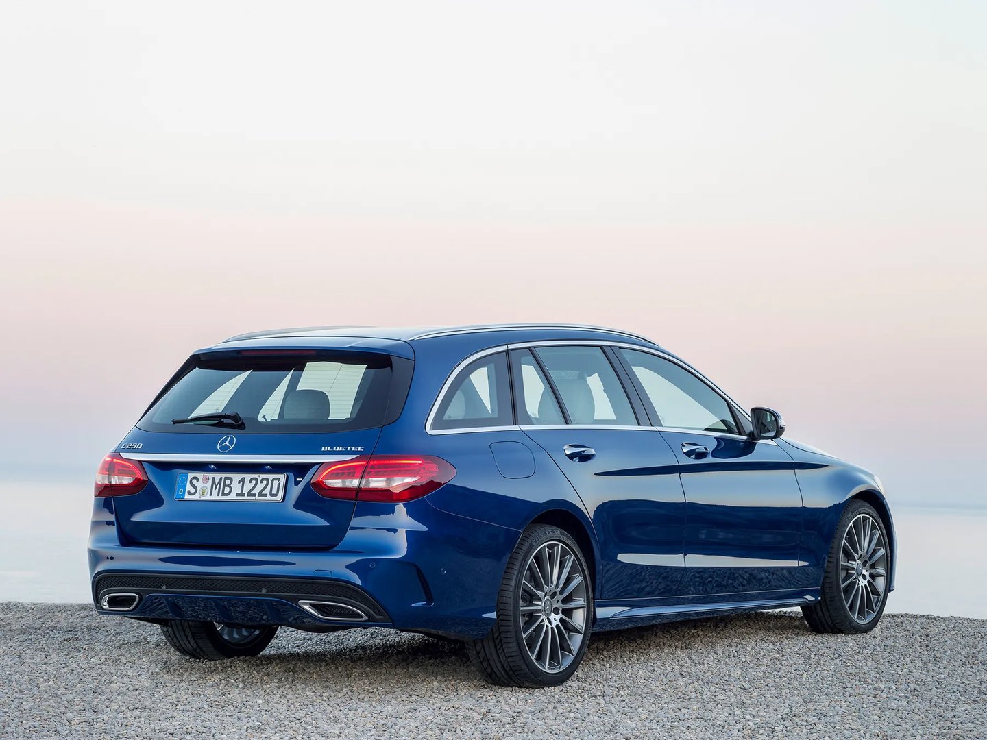 Mercedes_C-Class_4_generation__Estate_5-door__7.jpg