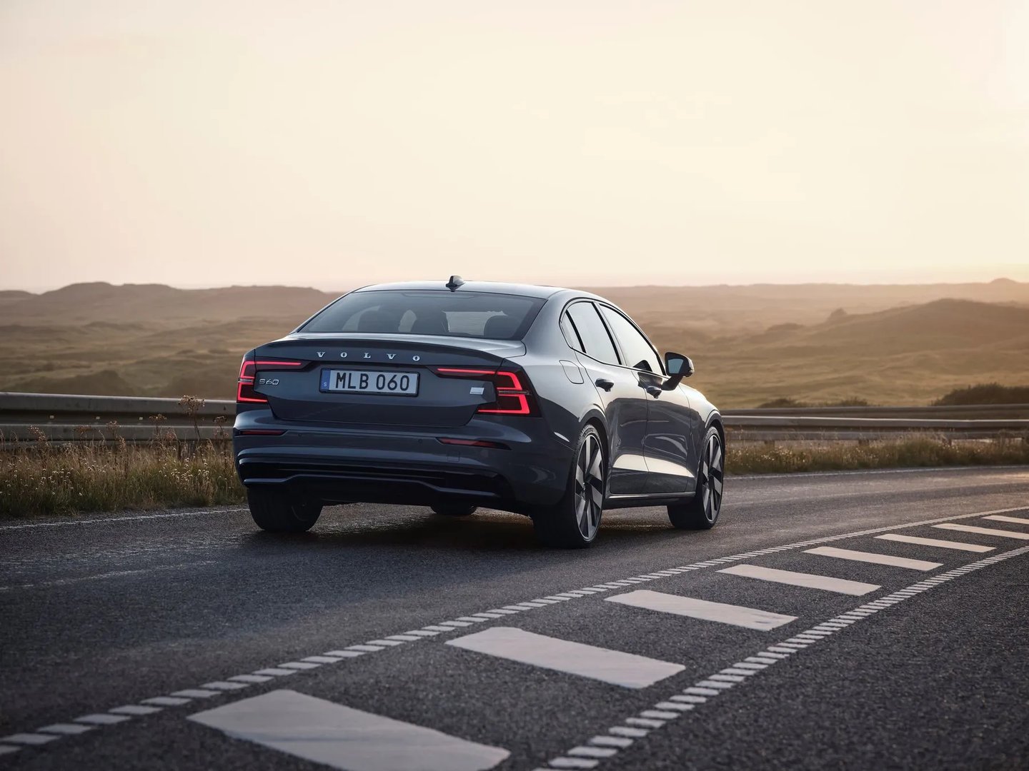Volvo_S60_3_generation_restyling_1__Sedan__4.jpg