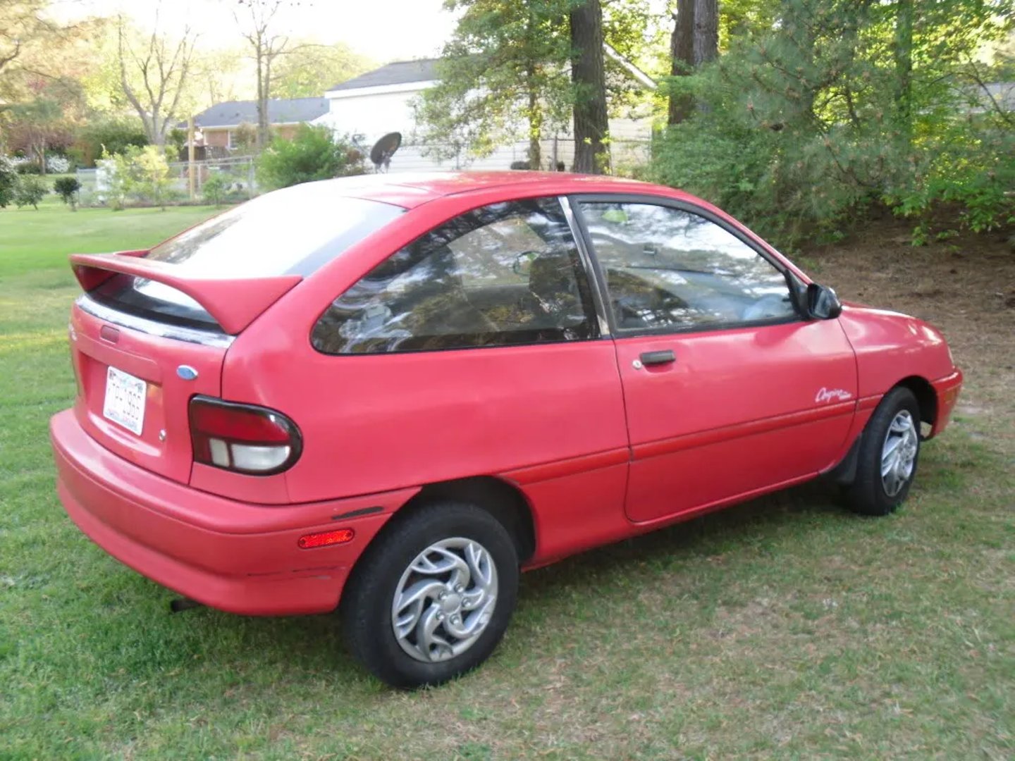 Ford_Aspire_1_generation__Mini_3-doors__2.jpg
