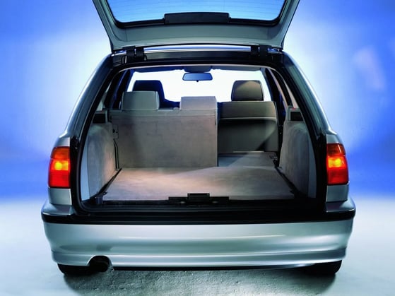 BMW_5_series_4_generation__Estate_5-door__12.jpg