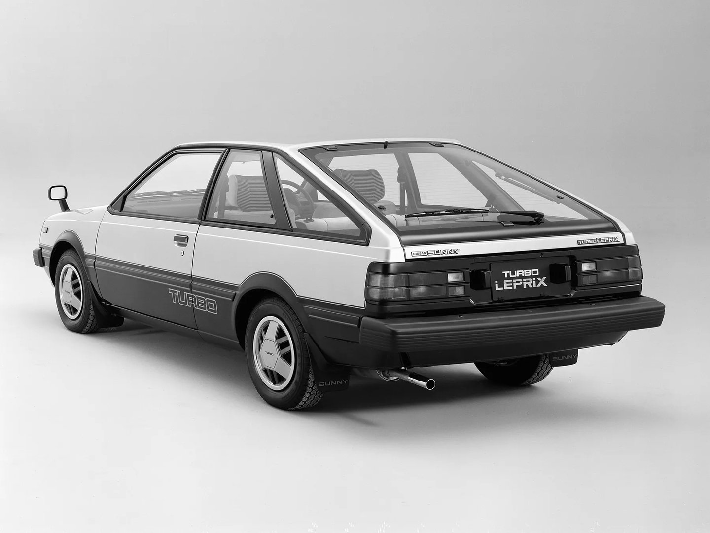 Nissan_Sunny_5_generation__Coupe__4.jpg