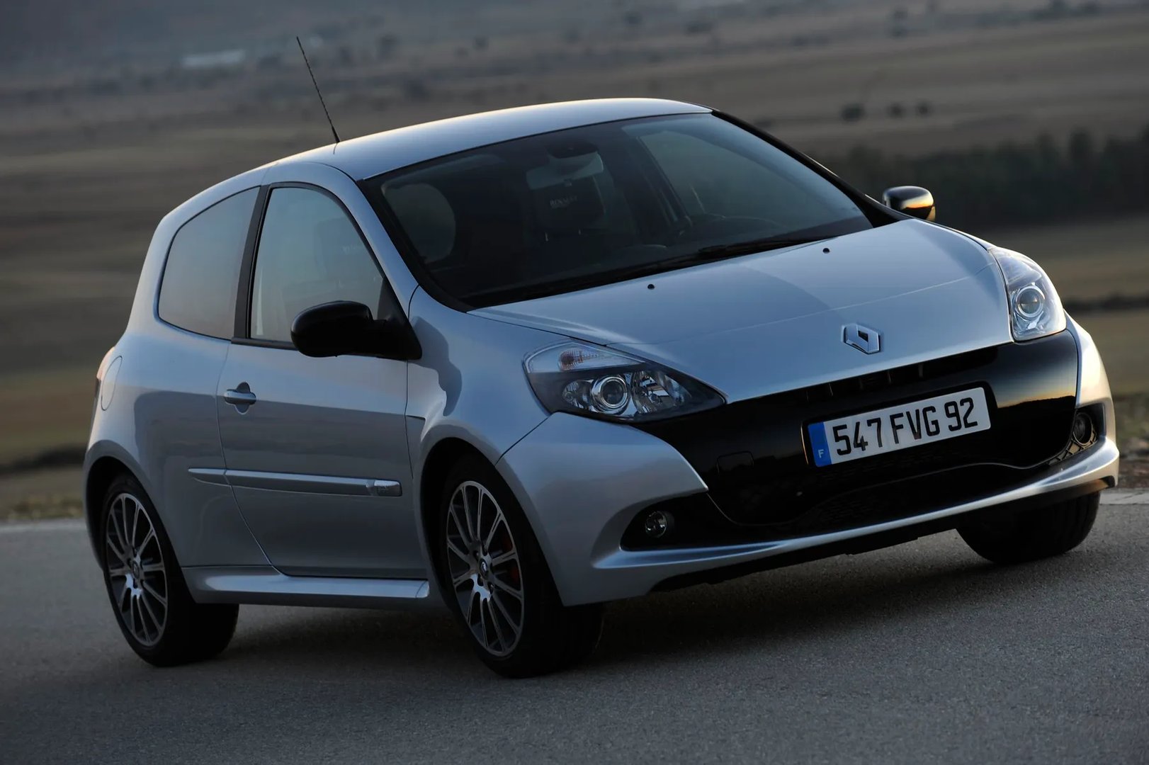 Renault_Clio_RS_3_generation_restyling__Mini_3-doors__5.jpg