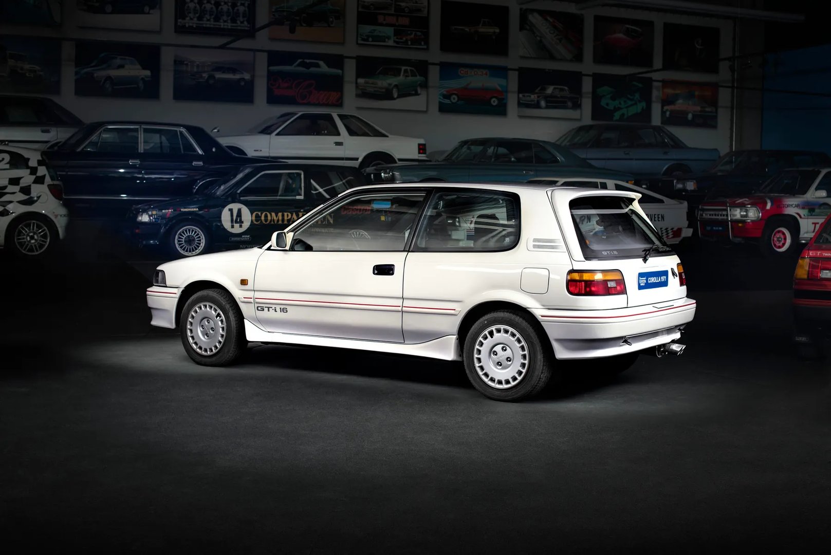 Toyota_Corolla_6_generation__Hatchback_3-door__4.jpg