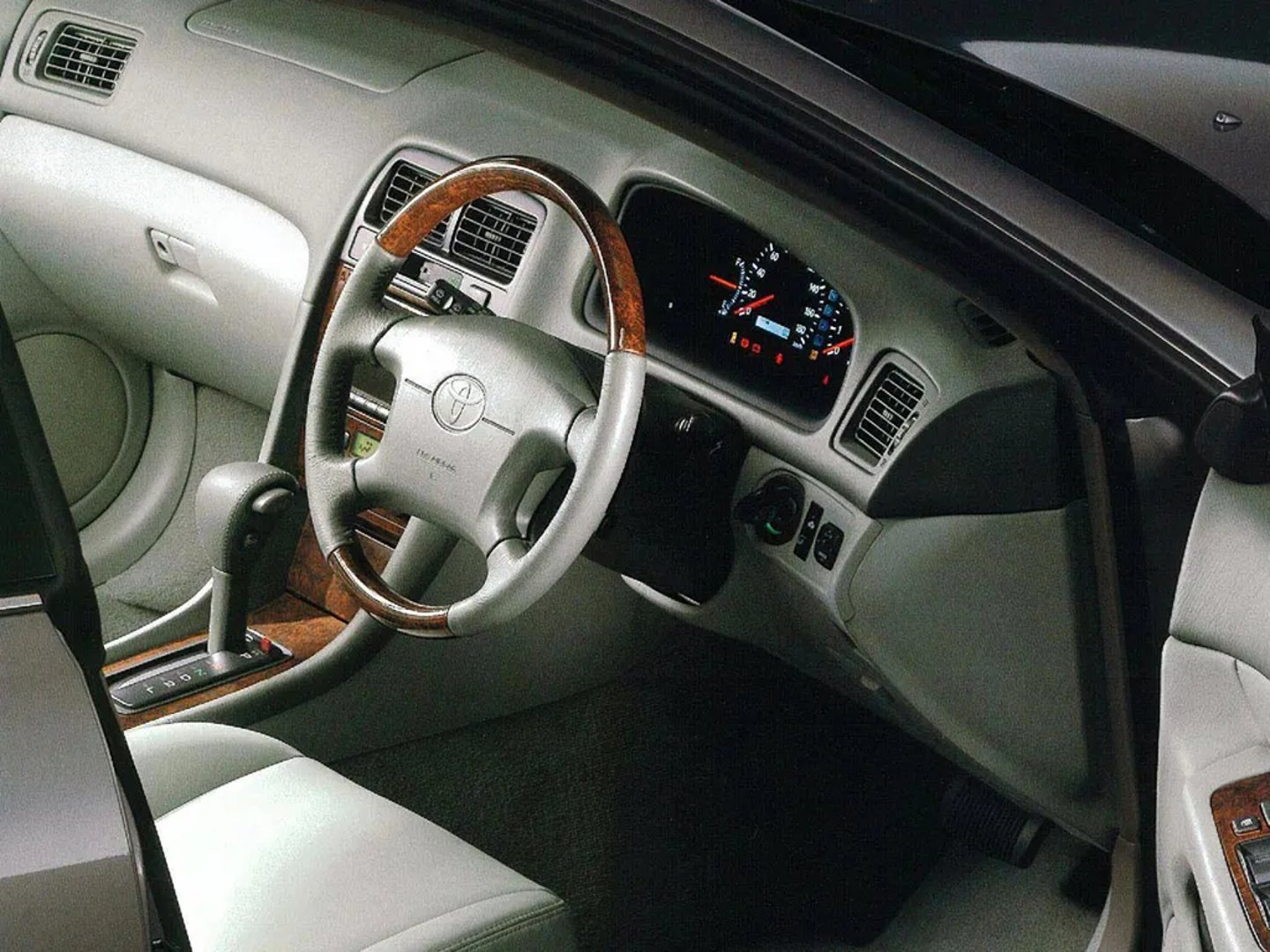 Toyota_Windom_2_generation__Sedan__7.jpg