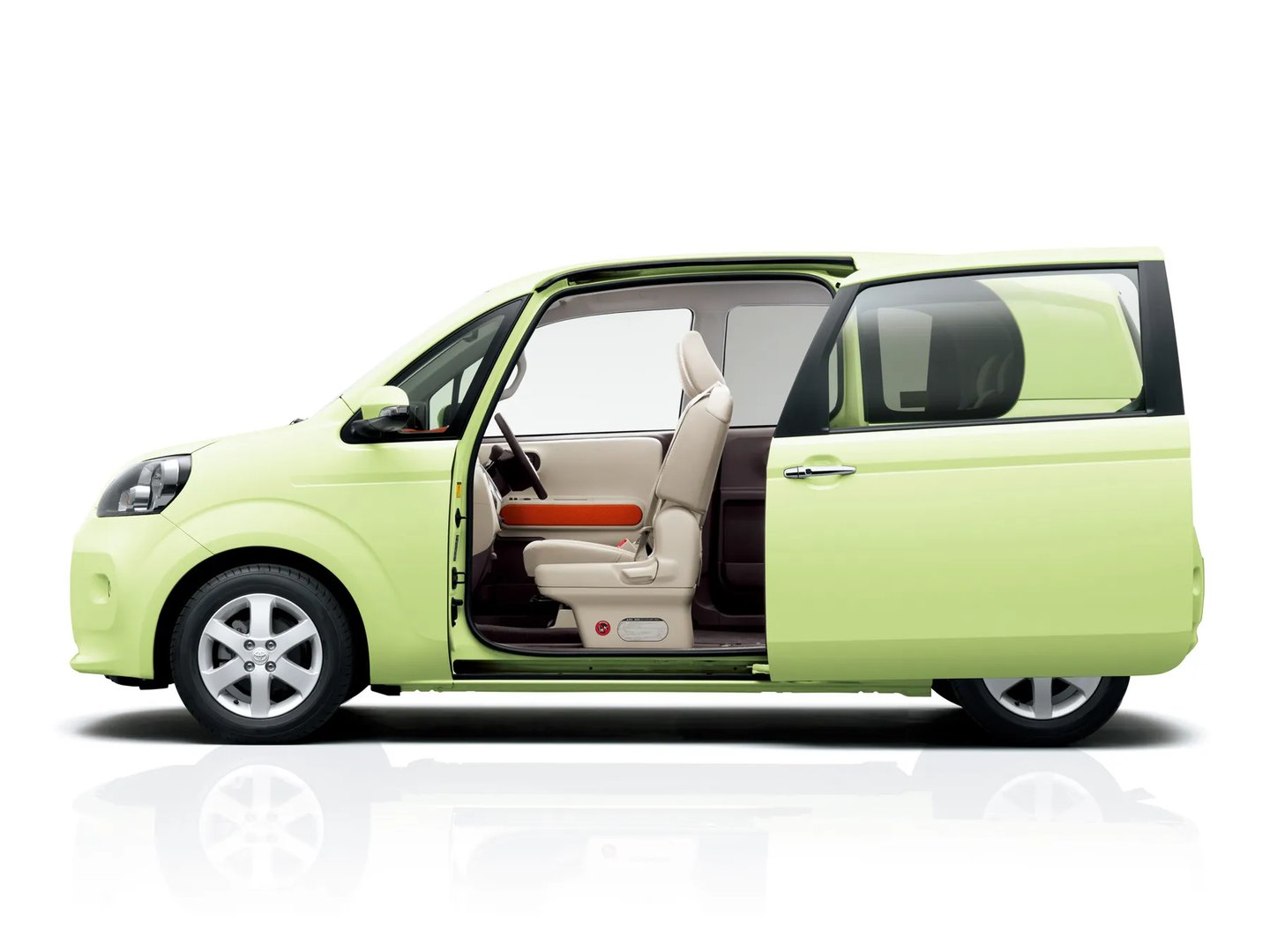 Toyota_Porte_2_generation__Compact_Van__4.jpg