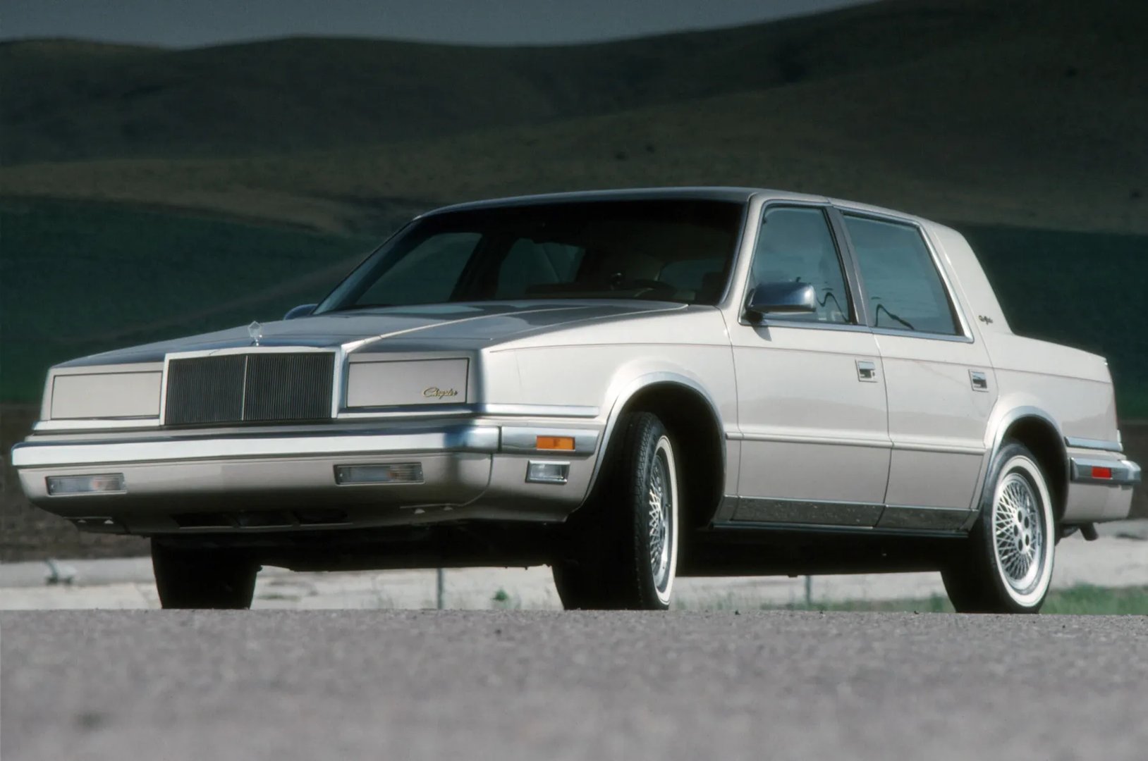Chrysler_New_Yorker_13_generation__Sedan__7.jpg