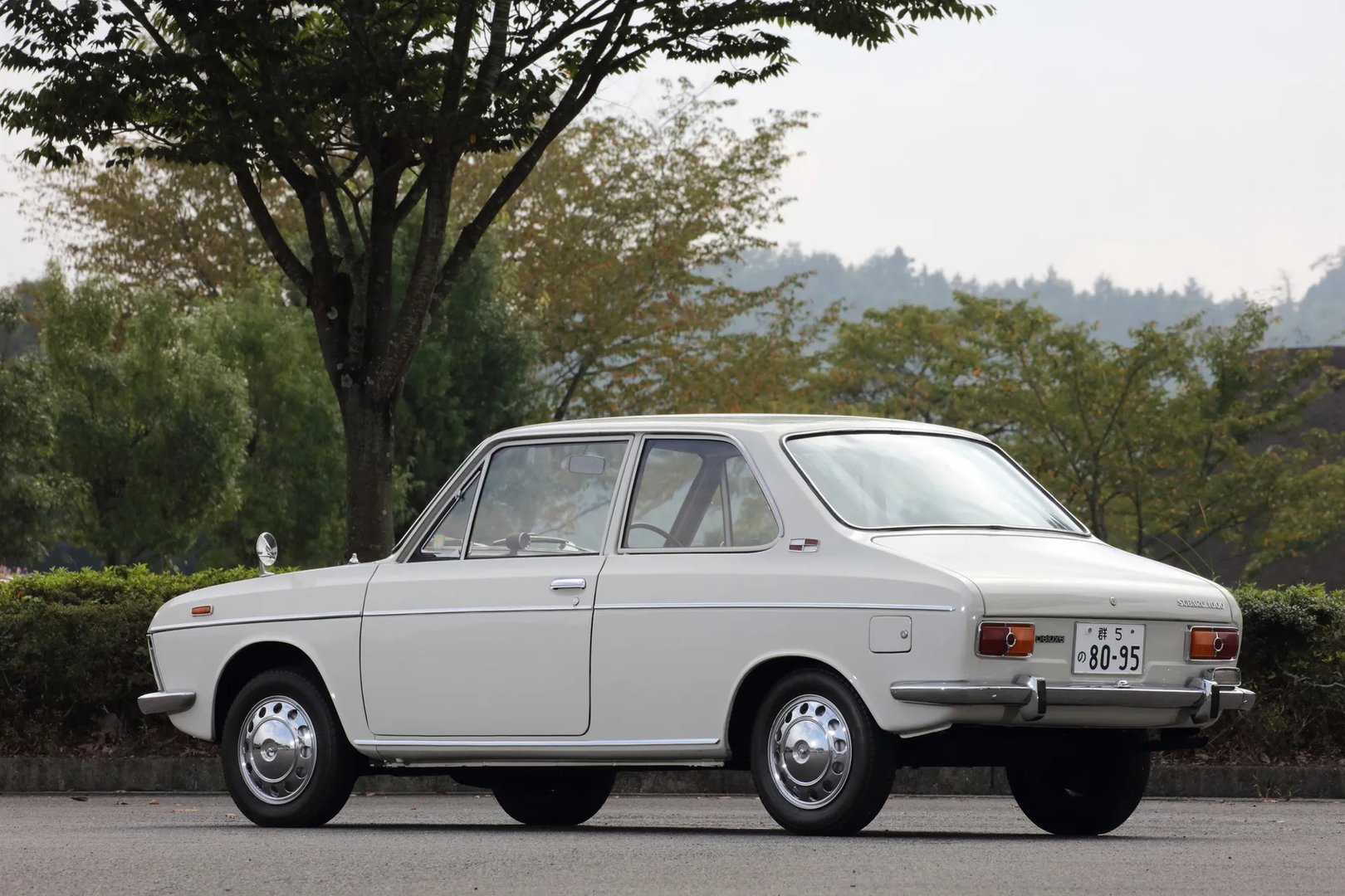 Subaru_1000_1_generation__Sedan_2-doors__3.jpg