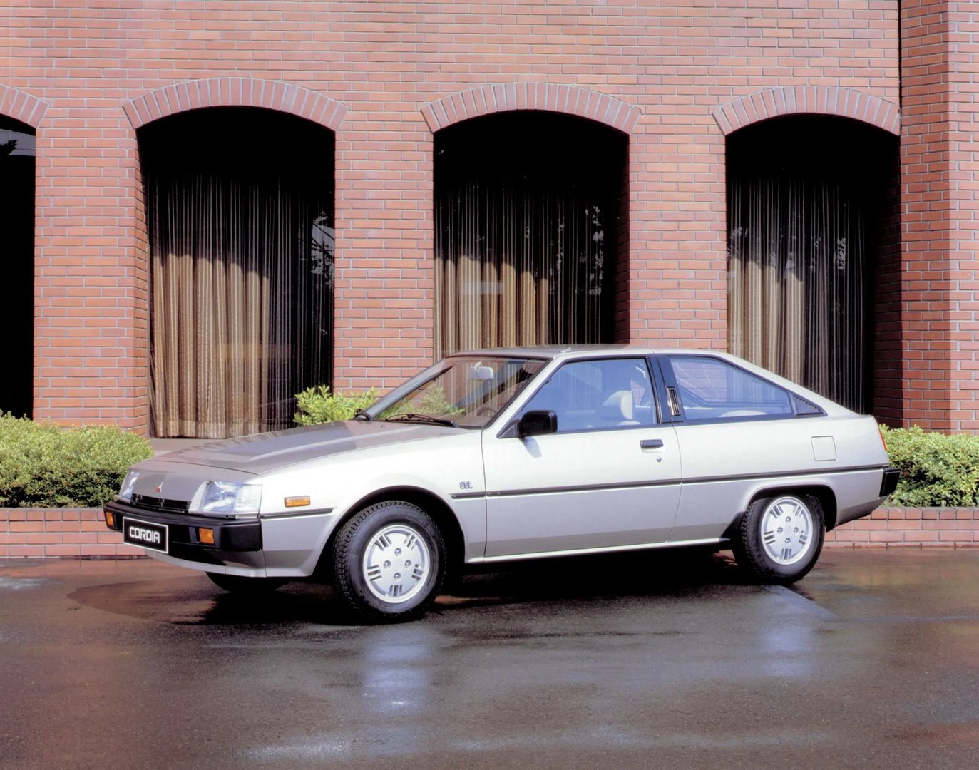 Mitsubishi_Cordia_1_generation__Hatchback_3-door__5.jpg