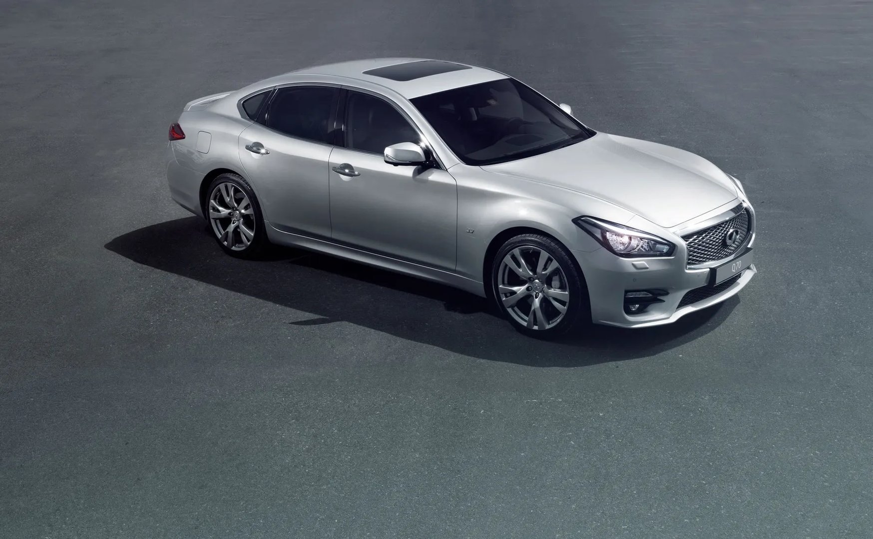 Infiniti_Q70_1_generation_restyling__Sedan__5.jpg