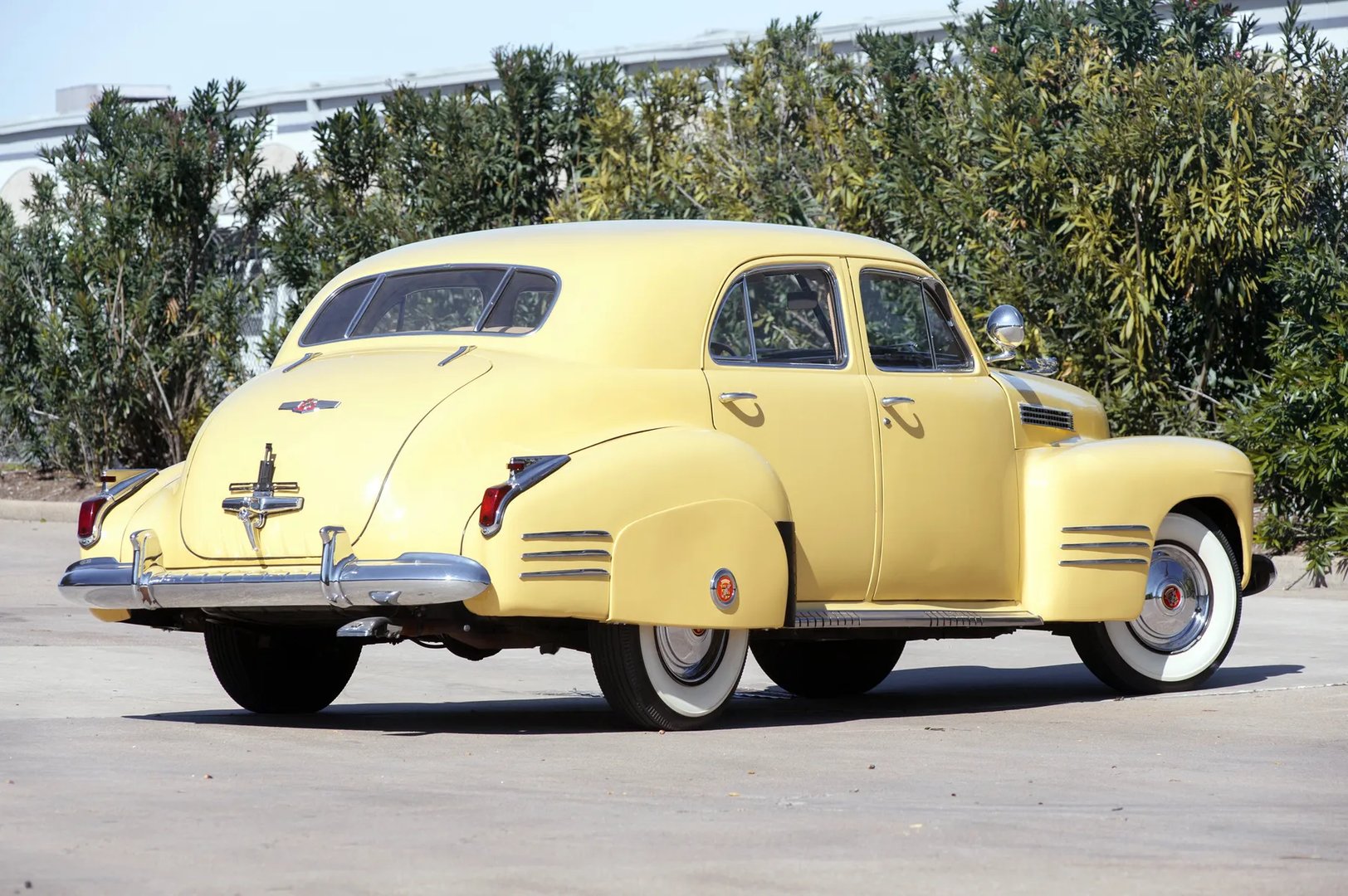 Cadillac_Series_62_1_generation__Sedan__1.jpg
