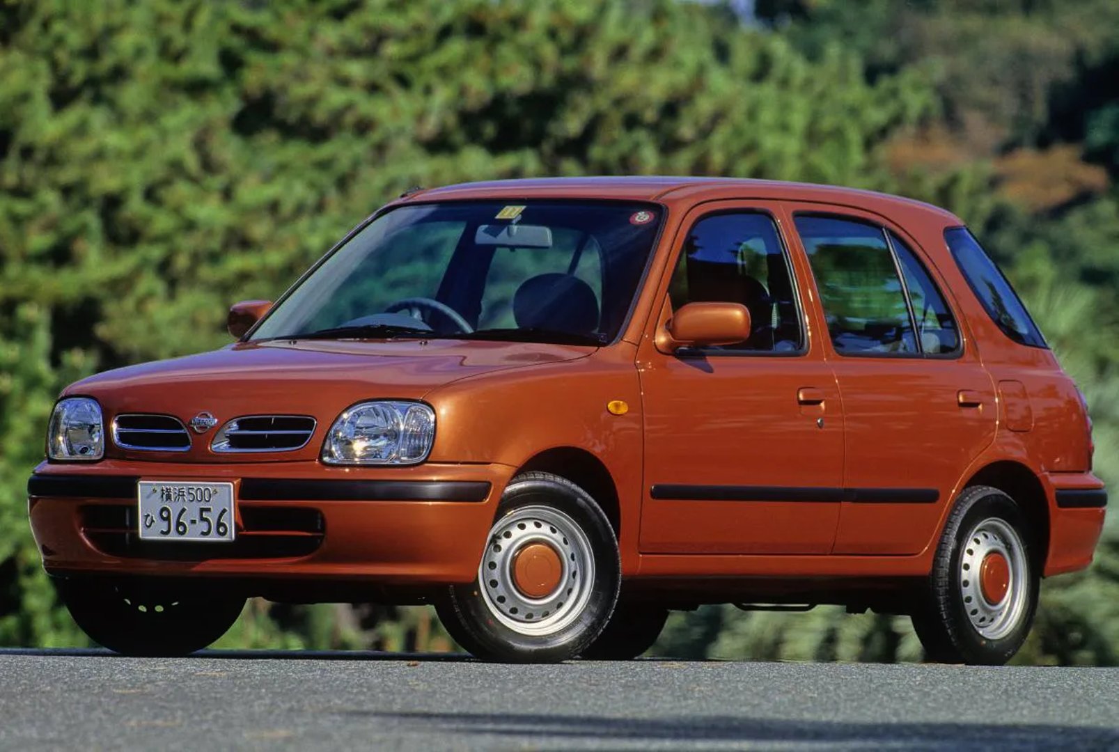 Nissan_March_2_generation__Estate_5-door__1.jpg