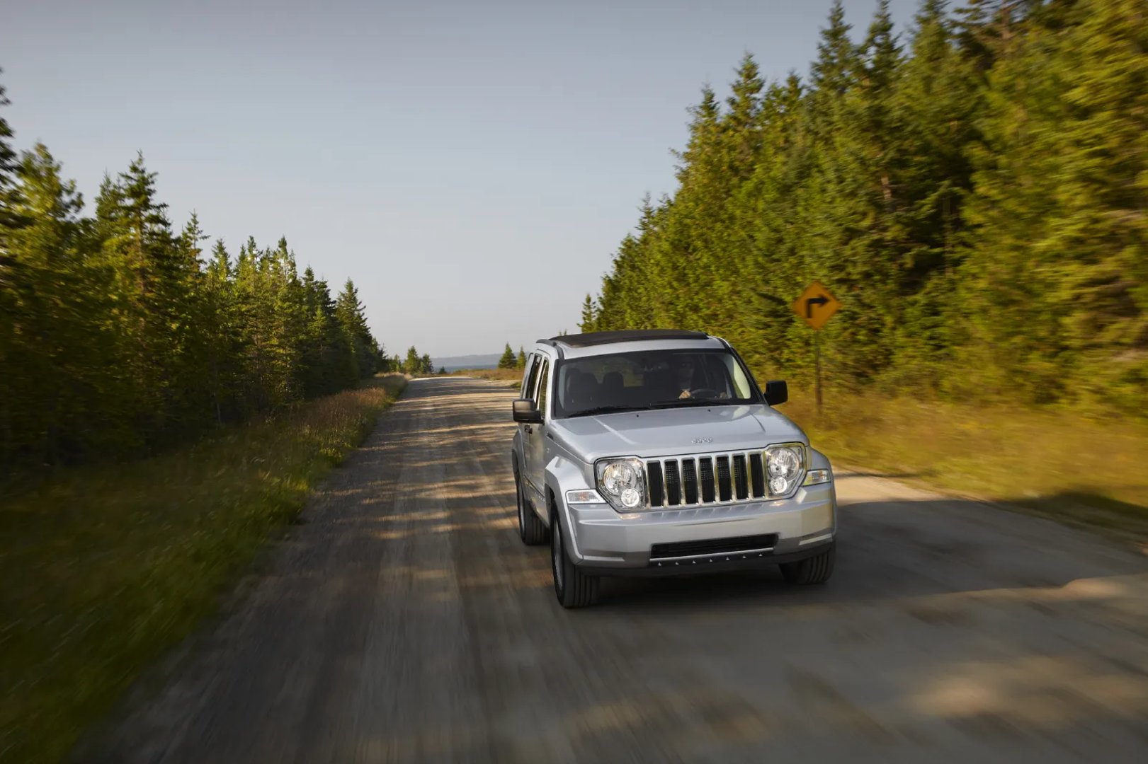 Jeep_Cherokee_4_generation__SUV_5-doors__12.jpg