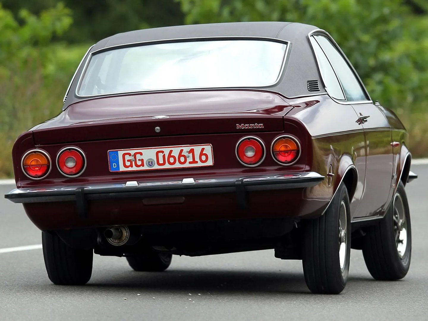 Opel_Manta_1_generation__Coupe__3.jpg